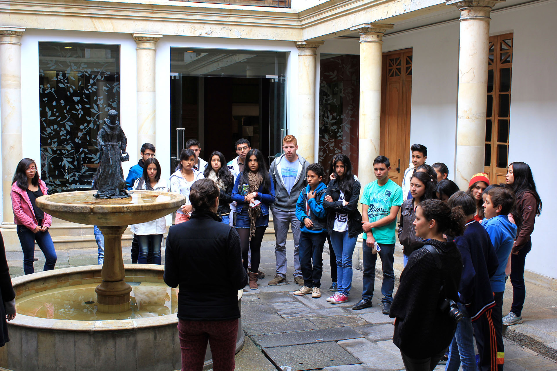 MARCH 2015: Instructors Jessica Jang and Jason Wright travelled to Bogotá, Colombia to teach more than 26 students for CulturART Exchange – a new initiative created by school Liceo Boston and supported by the Vancouver Biennale. This photo captures one of the lessons. Then in July 2015, Arts Umbrella welcomed three of the Colombian students for two weeks of teen intensive programs, sponsored by the Buschlen Mowatt Nichol Foundation, and an exhibition. “In my heart, it is a dream come true,” said one of the CulturArt students.