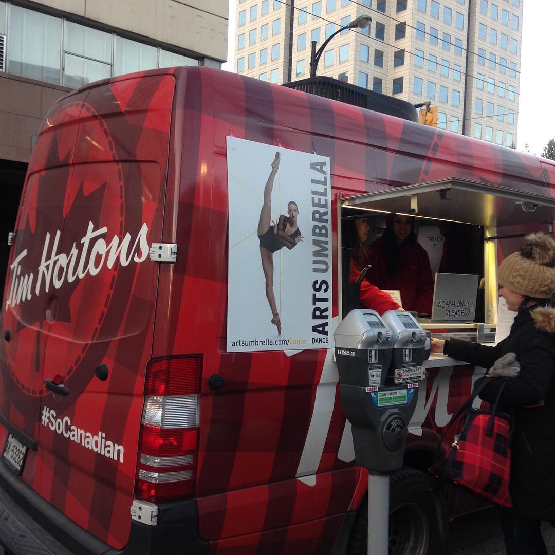 A heartwarming photo with a touching story to boot! Vivian (@chocoviv) decided to grab an extra cup of Tim Horton's hot chocolate for a gentleman standing outside in the cold. Thanks to Tim Hortons for providing some warm drinks. 