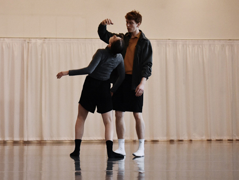 A scene from rehearsals of "We Move in Circles" by Anna Bekirova and Sophie Whittome. Photo by Meilyn Kennedy